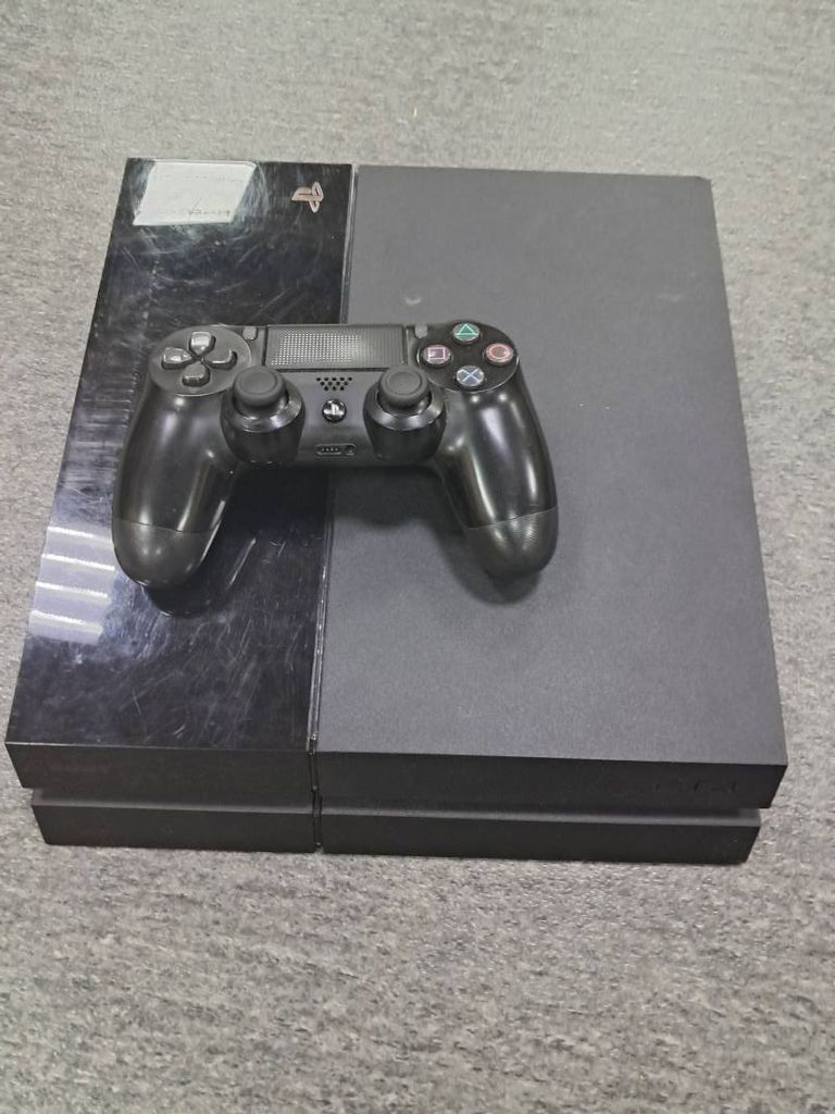 Sony ps 4 cuh-1115a 500gb