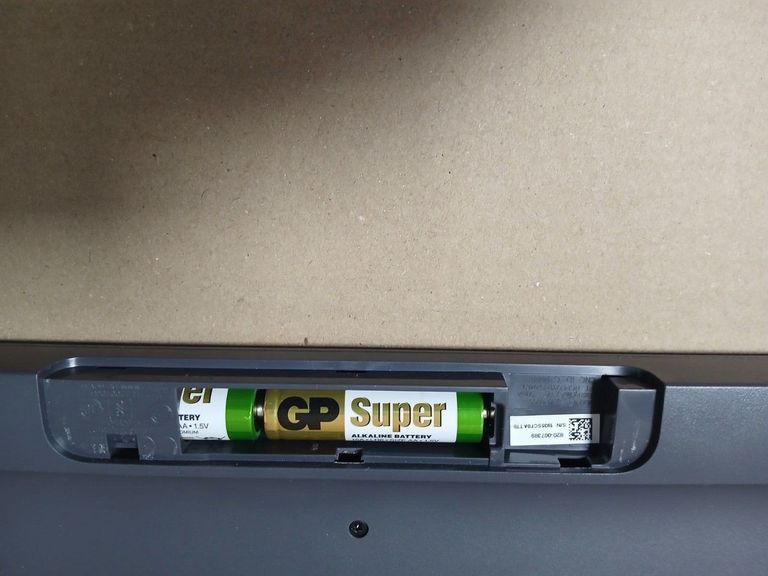 Дешево Logitech k400 plus з ломбарду