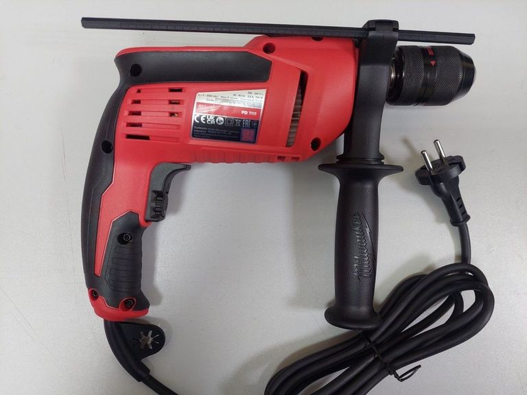 Дешево Milwaukee PD-705 (4933431955) з ломбарду