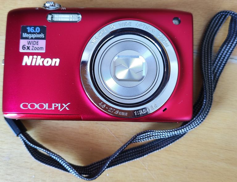 Купити Nikon Coolpix s2700 Б/У