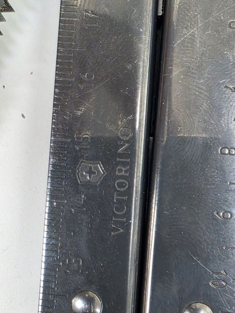 Оголошення Victorinox SwissTool BS 3.0323.3CN Б/У