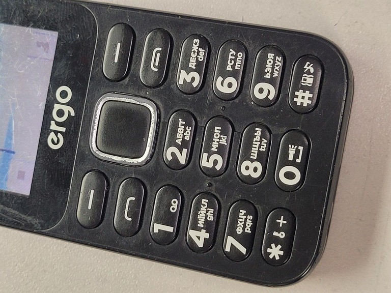 Ergo E241 Dual Sim Black Код:01-200924382. Изображение 5