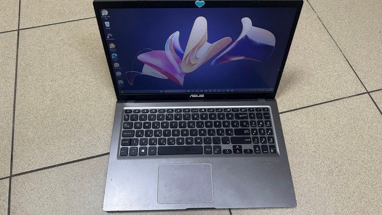 Купити Asus 15/core i3-10110u ddr4/8gb ddr3/hdd 250 gb/ssd *відсутній/*інтегрована Б/У