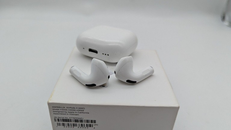 Оголошення Apple airpods 4 with active noise cancellation Б/У