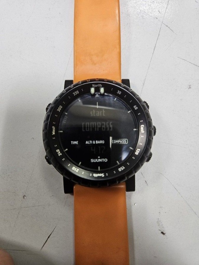Дешиво Suunto core с ломбарда