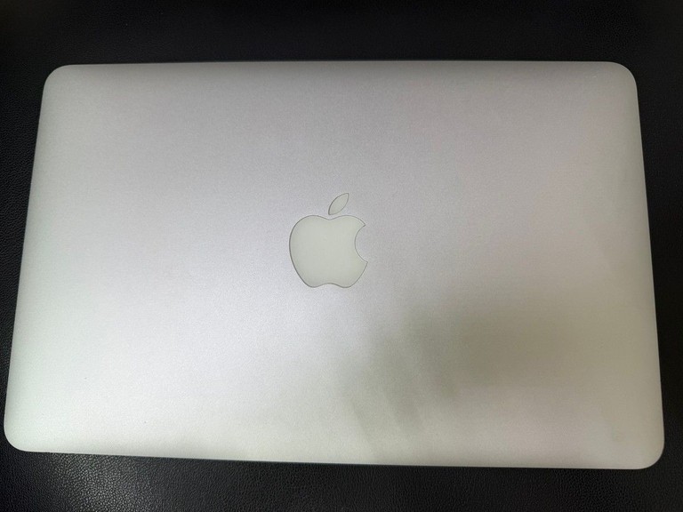 Купити Apple macbook air a1465 / core i5 1,6ghz/ ram4gb/ ssd128gb/ l hd graphics 6000 Б/У