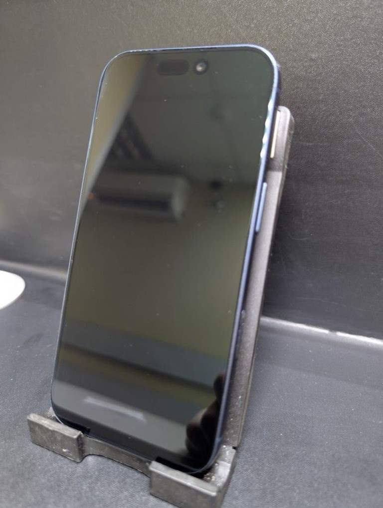 Оголошення Apple iPhone 17 Pro 256GB Deep Blue (MG8J4) Б/У