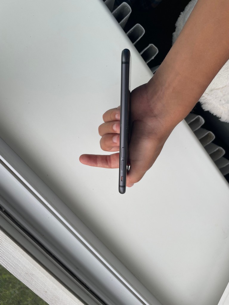 Дешево Apple Iphone 8 64 GB ! Neverlock ! Black ! з ломбарду