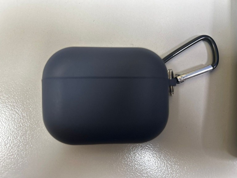Купити Apple airpods pro 2nd generation with magsafe charging case usb-c Б/У