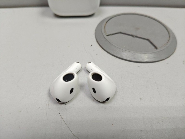 Apple airpods 4 Код:01-201078590. Зображення 6
