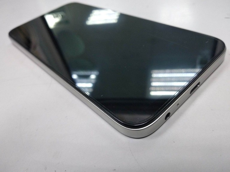 Дешево Infinix Smart 20 4/64GB Shadow Black з ломбарду
