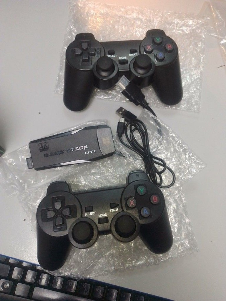 Дешево Game Stick 2.4g wireless controller gamepad з ломбарду