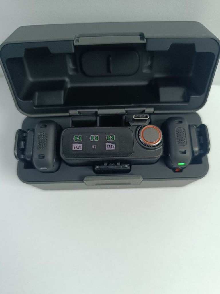 Купить Dji MIC 3 (2 TX + 1 RX + Charging Case) (CP.RN.00000480.01) Б/У