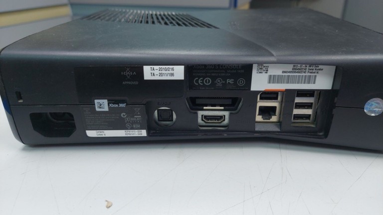 Дешево Microsoft xbox360 slim 250gb kinect з ломбарду