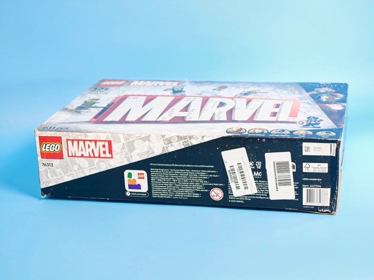 Дешево LEGO Super Heroes Marvel Логотип і міні фігурки MARVEL 931 елемент. Новий. з ломбарду