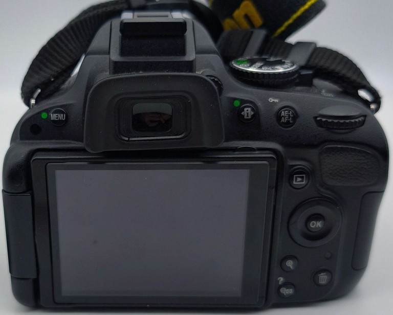 Дешиво Nikon d5100 + nikon dx af-s nikkor 18-55mm 1:3,5-5,6g vr с ломбарда