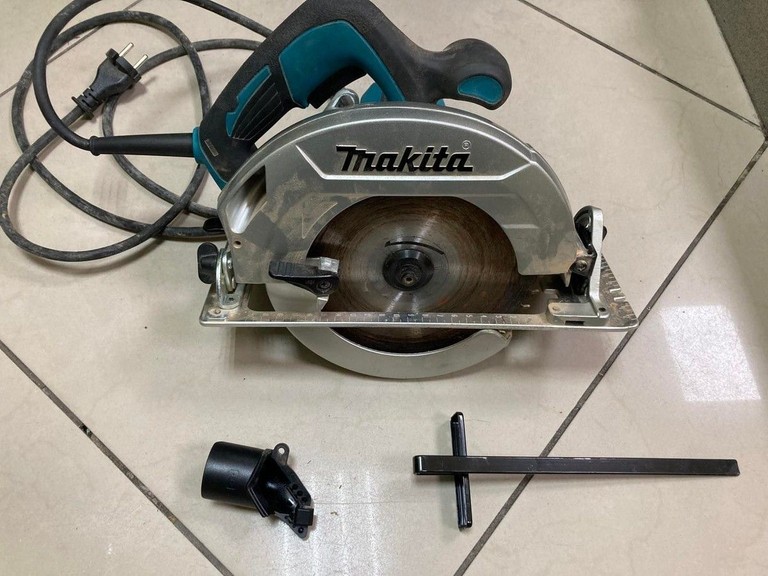 Купити Makita HS7601J Б/У