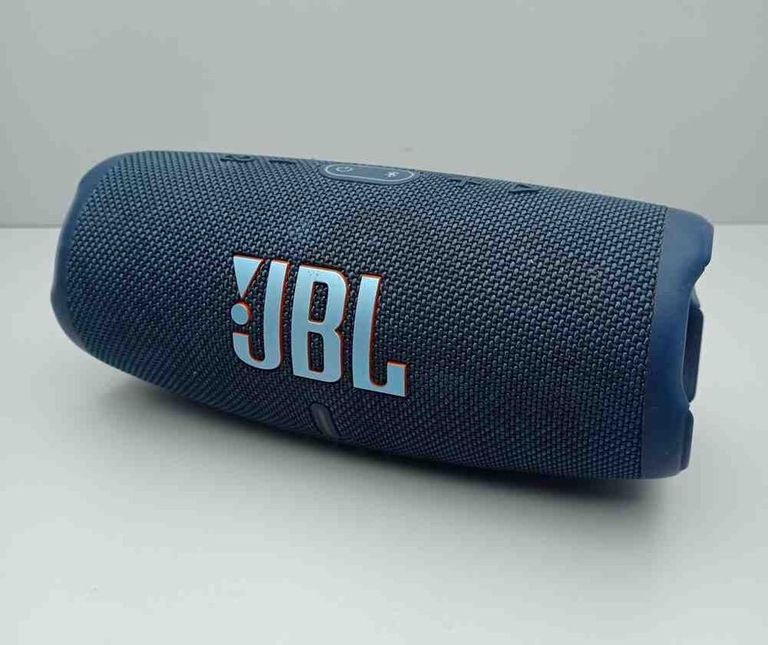 Купити Jbl Charge 5 White (JBLCHARGE5WHT) Б/У