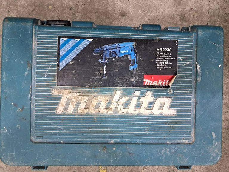 Makita HR2230