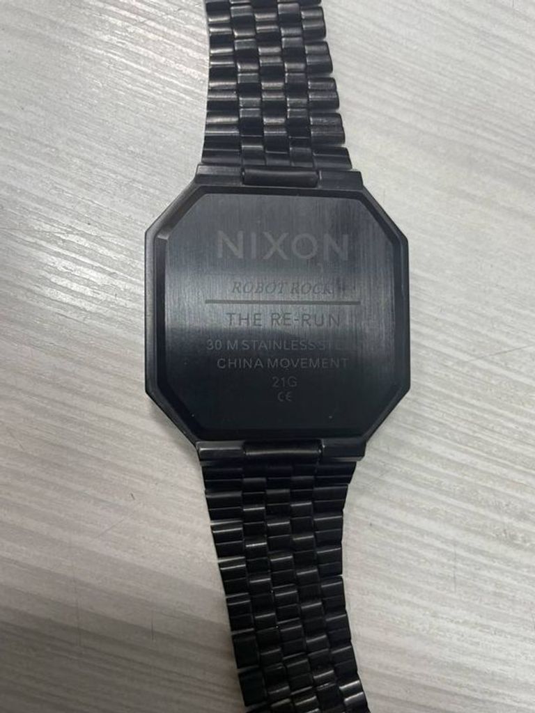 Nixon robot rock the re-run 21g