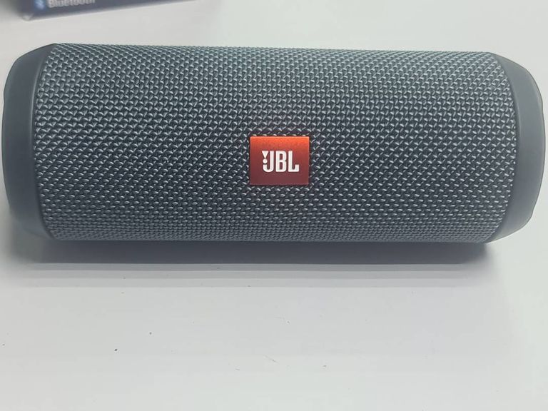 Jbl flip essential