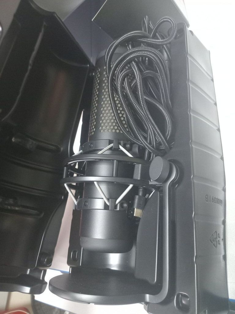 Дешево Hyperx quadcast з ломбарду