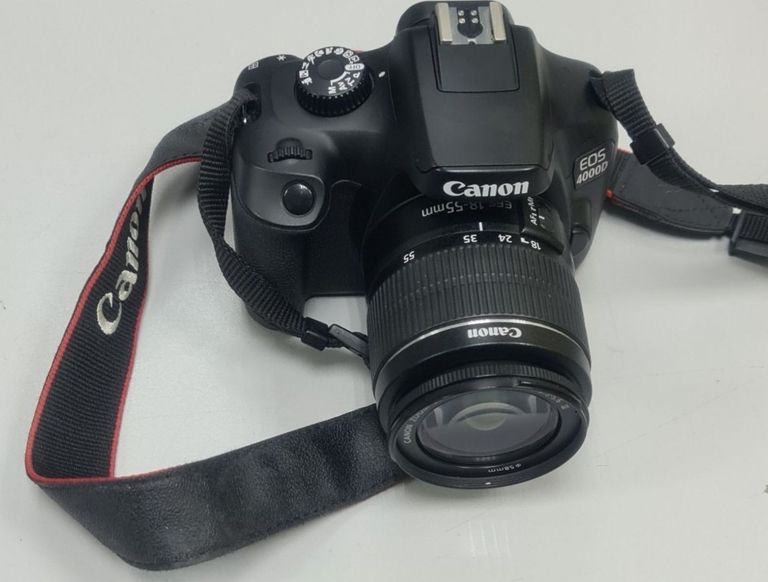 Купити Canon eos 4000d/ ef-s 18-55mm macro-0-25m-0-8ft Б/У