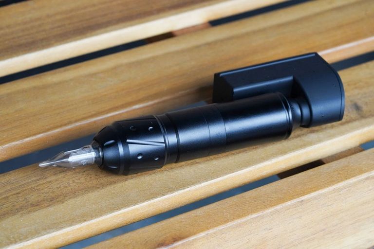 Дешево Тату машинка-ручка 5-12V без дротів: модульна конструкція з роторним мотором для професійного бодіарту. з ломбарду