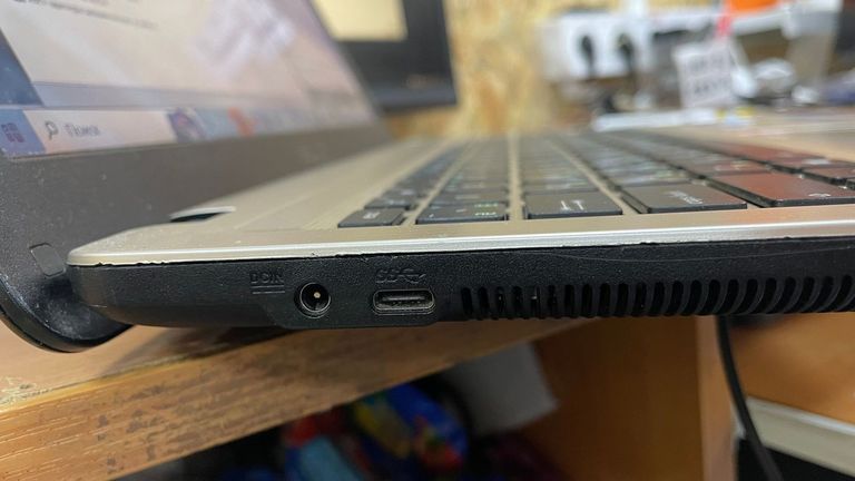 Asus 15/celeron n3060 ddr3/4gb ddr3/hdd 500 gb/ssd *відсутній/*інтегрована Код:01-200542082. Зображення 5