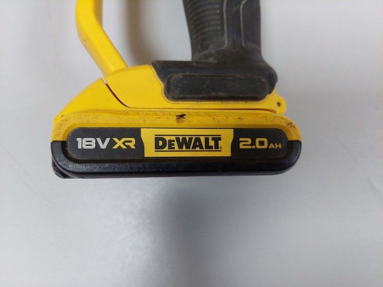 Дешево Dewalt dcg412 1акб 4ah зп з ломбарду