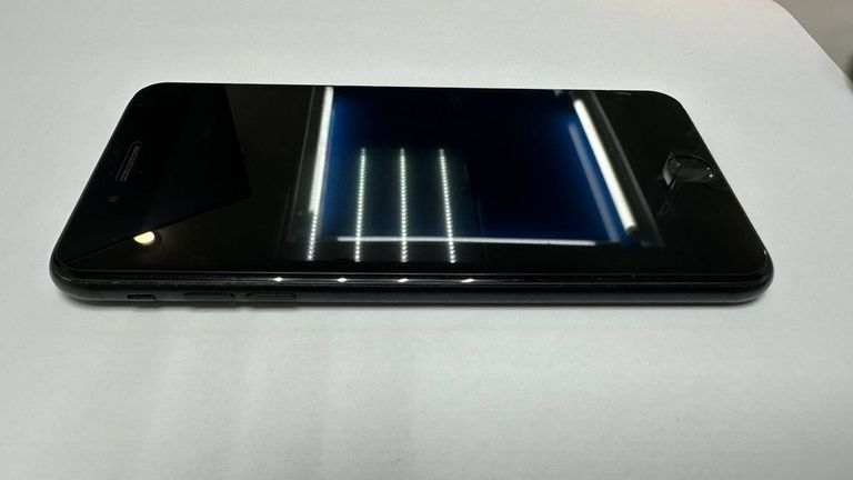 Apple iphone 7 plus 32gb Код:01-200748592. Изображение 10