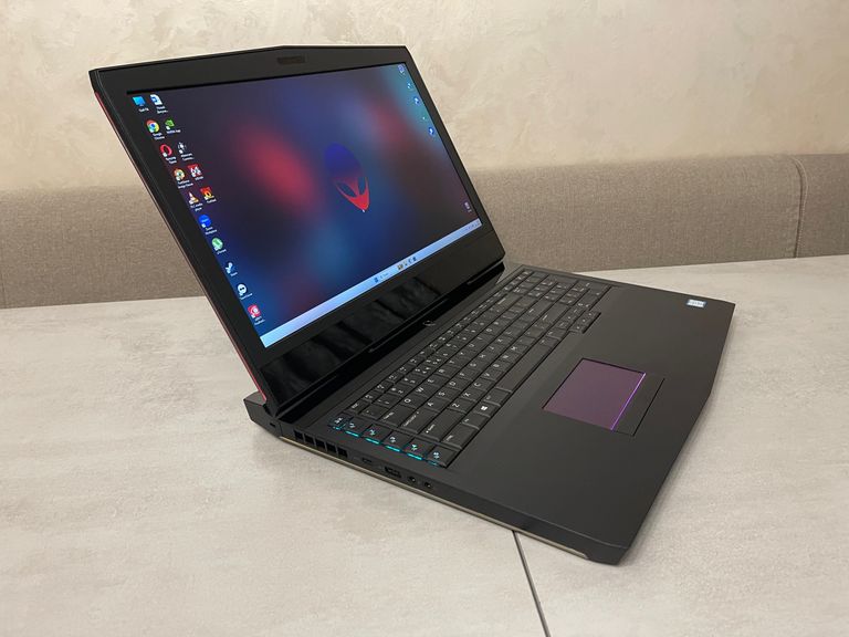 Дешиво Dell Alienware 17 R4, 17,3" с ломбарда