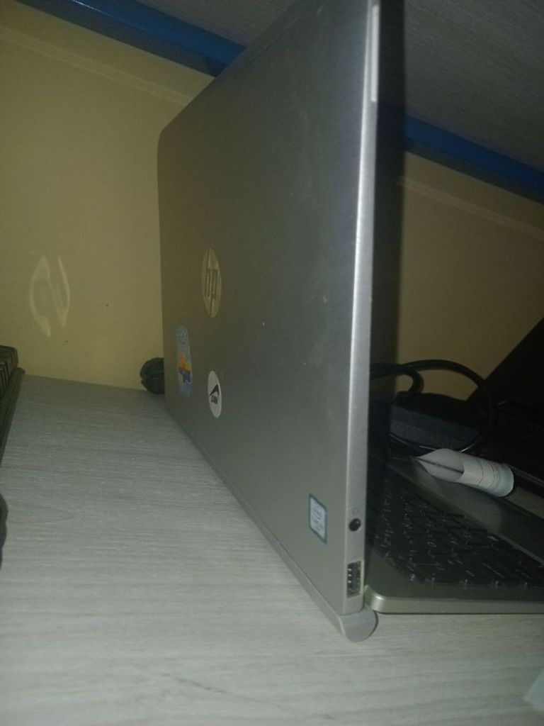 Дешево Hp 12/core m3-6y30 ddr3/4gb ddr3/hdd *відсутній/ssd 128 gb/*інтегрована з ломбарду