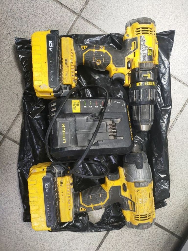 Купить Stanley шурупокрут+гайкокрут 2акб+зп Б/У