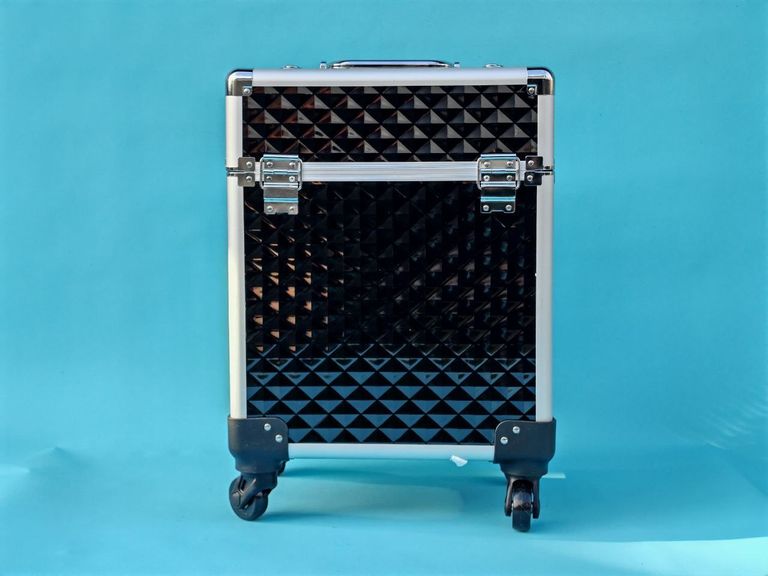 Оголошення з ПВХ та алюмінію для візажиста Б/У