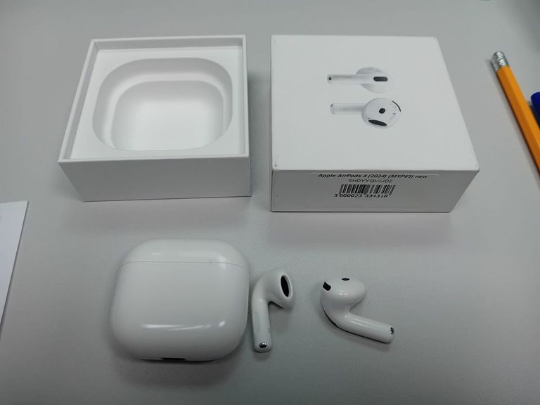 Купити Apple airpods 4 Б/У