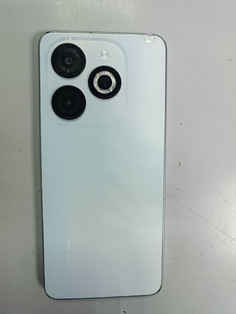 Дешиво Infinix smart 8 x6525 4/128gb с ломбарда