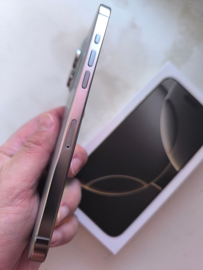 Apple iPhone 16 Pro Max 512GB Dual SIM White Titanium (MYTT3) Код:null. Зображення 6