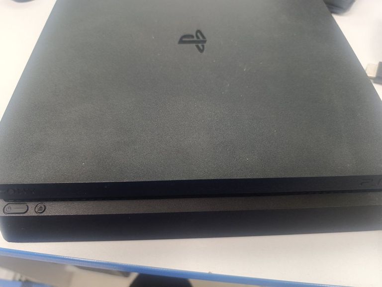 Дешиво  Sony PlayStation 4 Slim 1TB Black с ломбарда