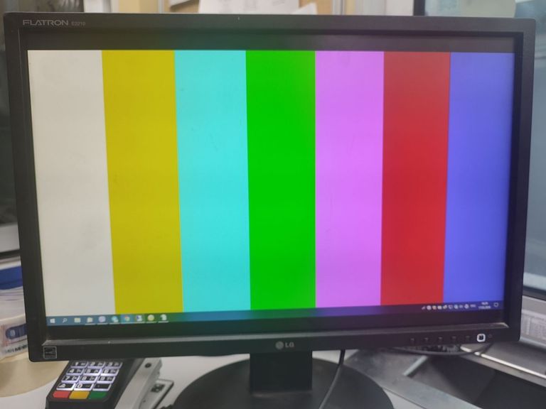 Дешево Lg e2210s з ломбарду