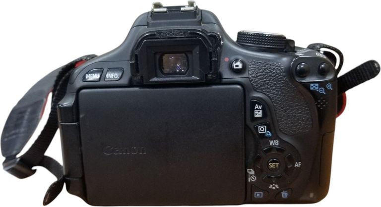 Дешево Canon EOS 600D body з ломбарду