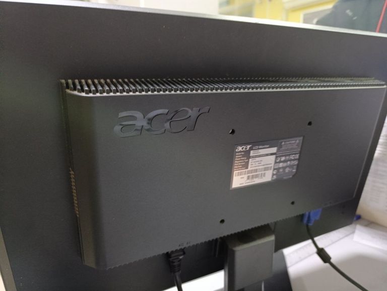 Дешево Acer x223hq з ломбарду