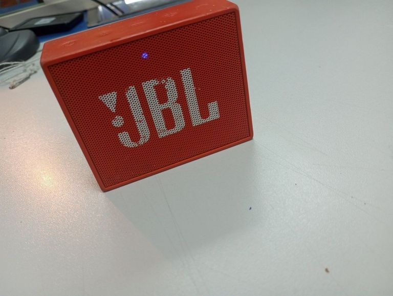 Купить Jbl go Б/У