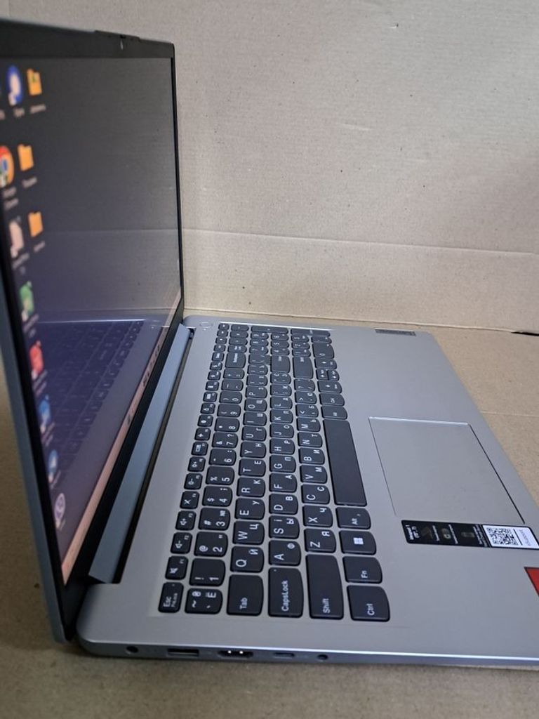 Купити Lenovo 15/ryzen 5 5500u ddr4/8gb ddr4/ssd 512 gb/*інтегрована Б/У