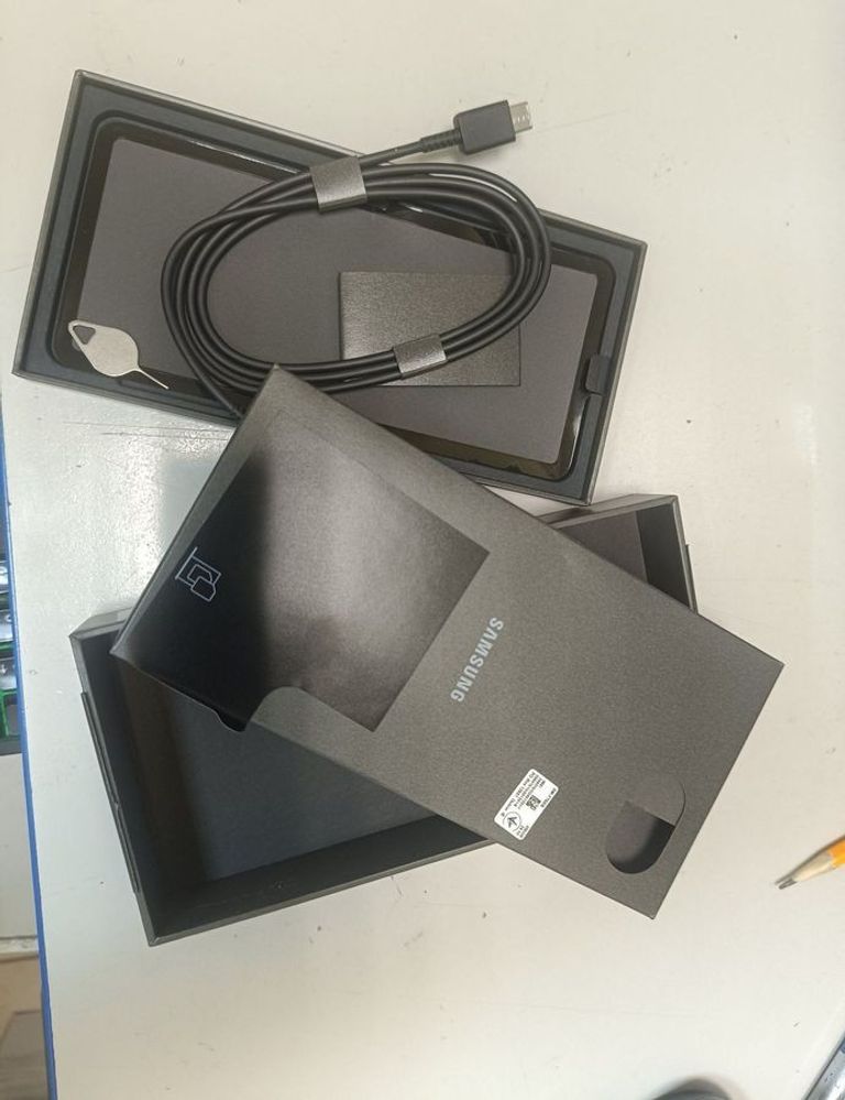 Samsung galaxy flip7 12/256gb Код:01-200910408. Изображение 7