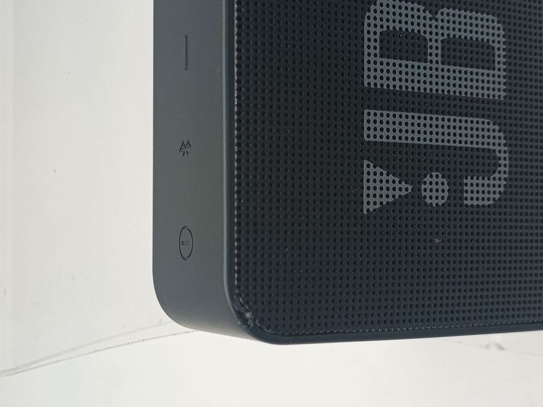 Дешево Jbl go essential з ломбарду