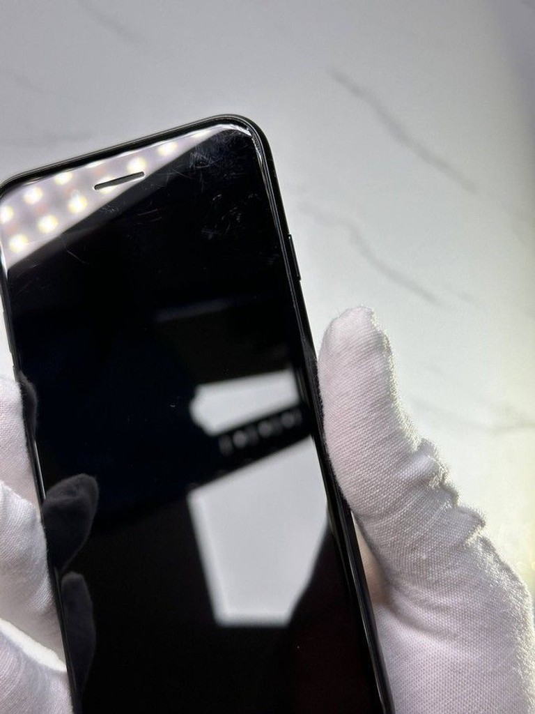 Apple iPhone SE 2020 128GB Black Slim Box (MHGT3) Код:01-200929739. Изображение 8