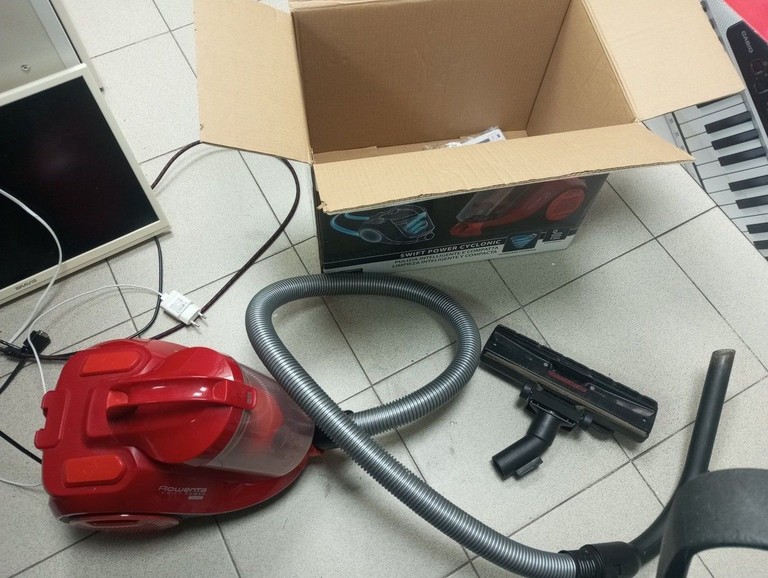 Купить Rowenta Swift Power Cyclonic RO2913EA Б/У