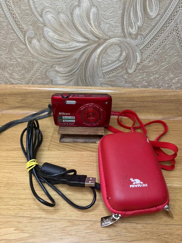 Купить Nikon Coolpix S4200 Б/У