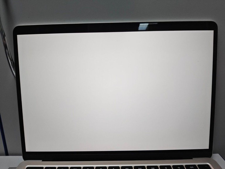 Apple macbook air 13.6/ m2 / ram 16gb/ ssd 256gb/ gpu 8 core Код:01-200938776. Зображення 7